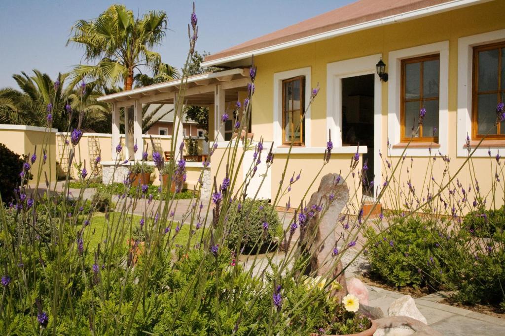Cornerstone Guesthouse Swakopmund Exterior foto